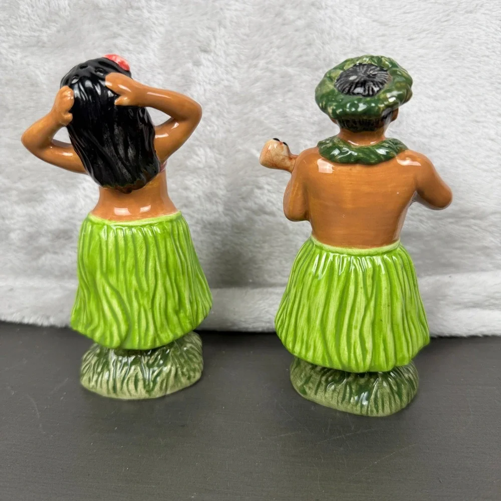 VINTAGE Hawaiian Hula Dancer Couple Salt Pepper Shakers Ceramic Tropical‎ Decor